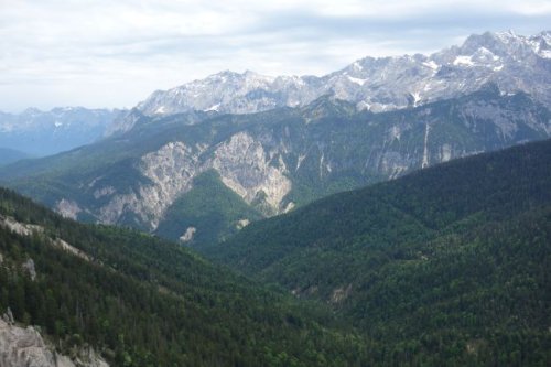 Blick zum Wettersteingebirge